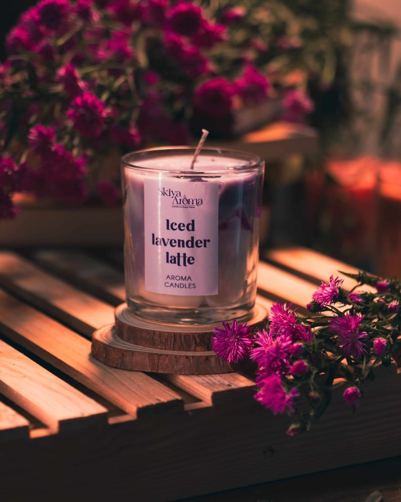 Lavender_latte_candle_-_skiyaroma