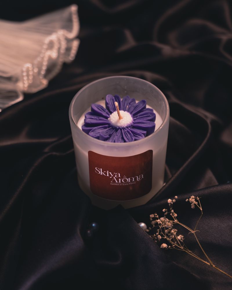 Daisy Frosted Purple jar candle