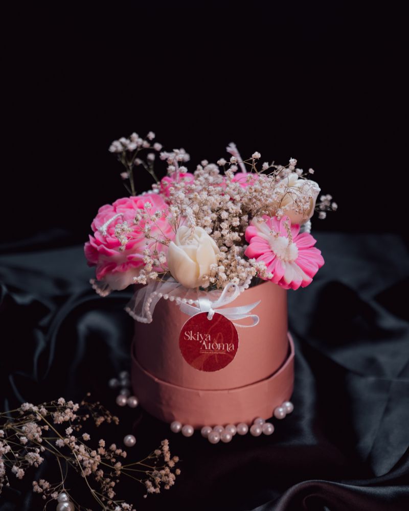 samll bouquet candle